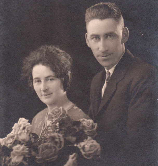 Photo of photos/Angus MacLennan & Agnes R Coady wedding portrait 1924